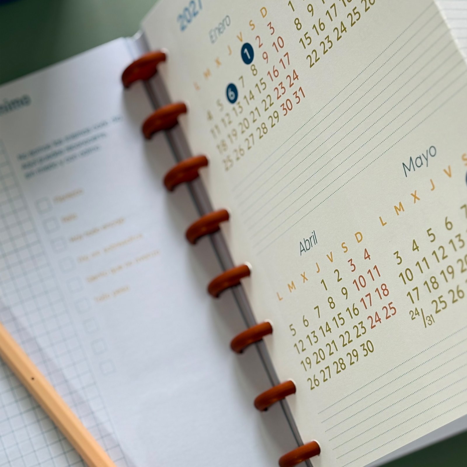 calendario anual desplegable